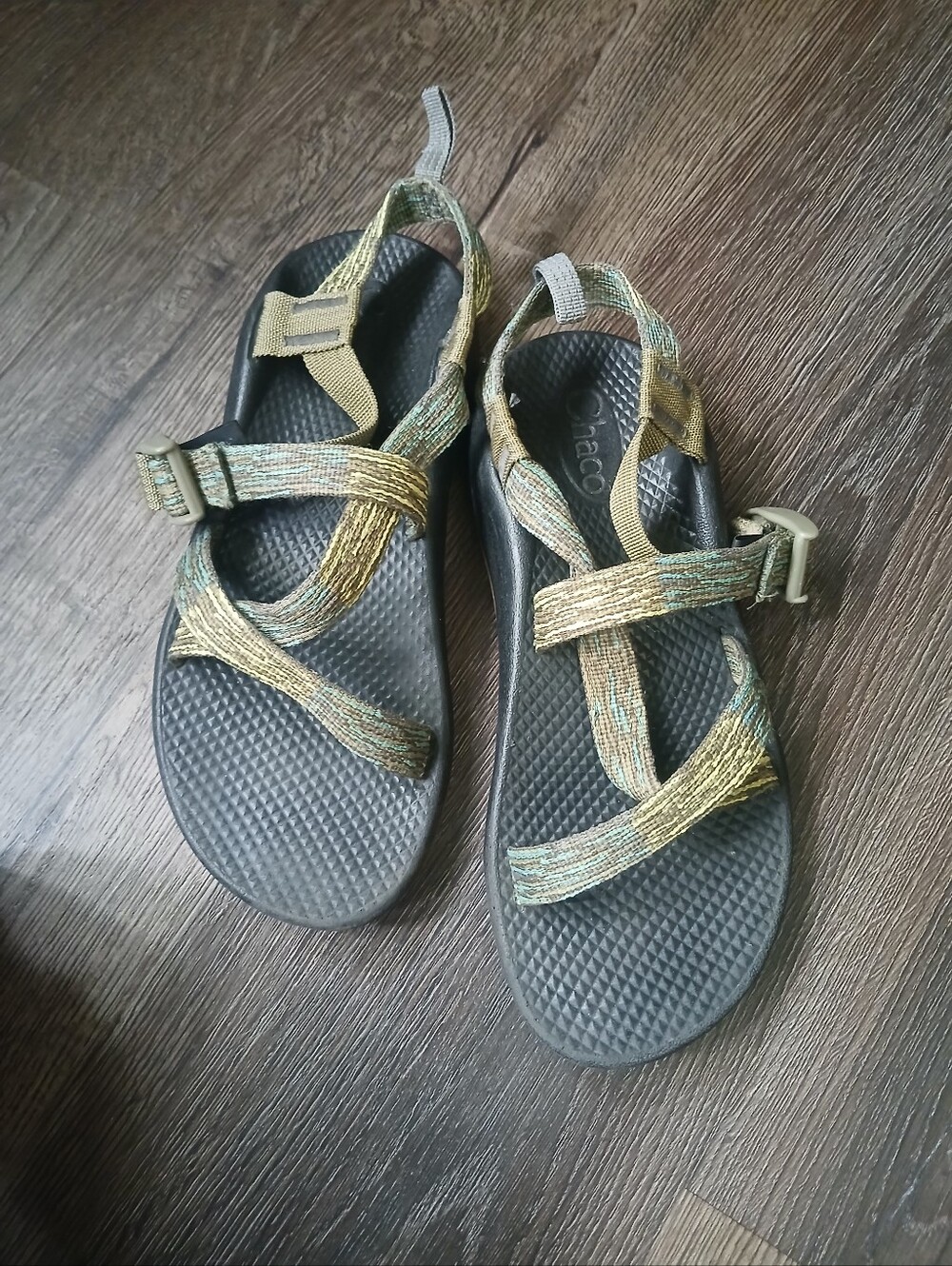 Chaco Green Multicolor Strap Sandals Size 5